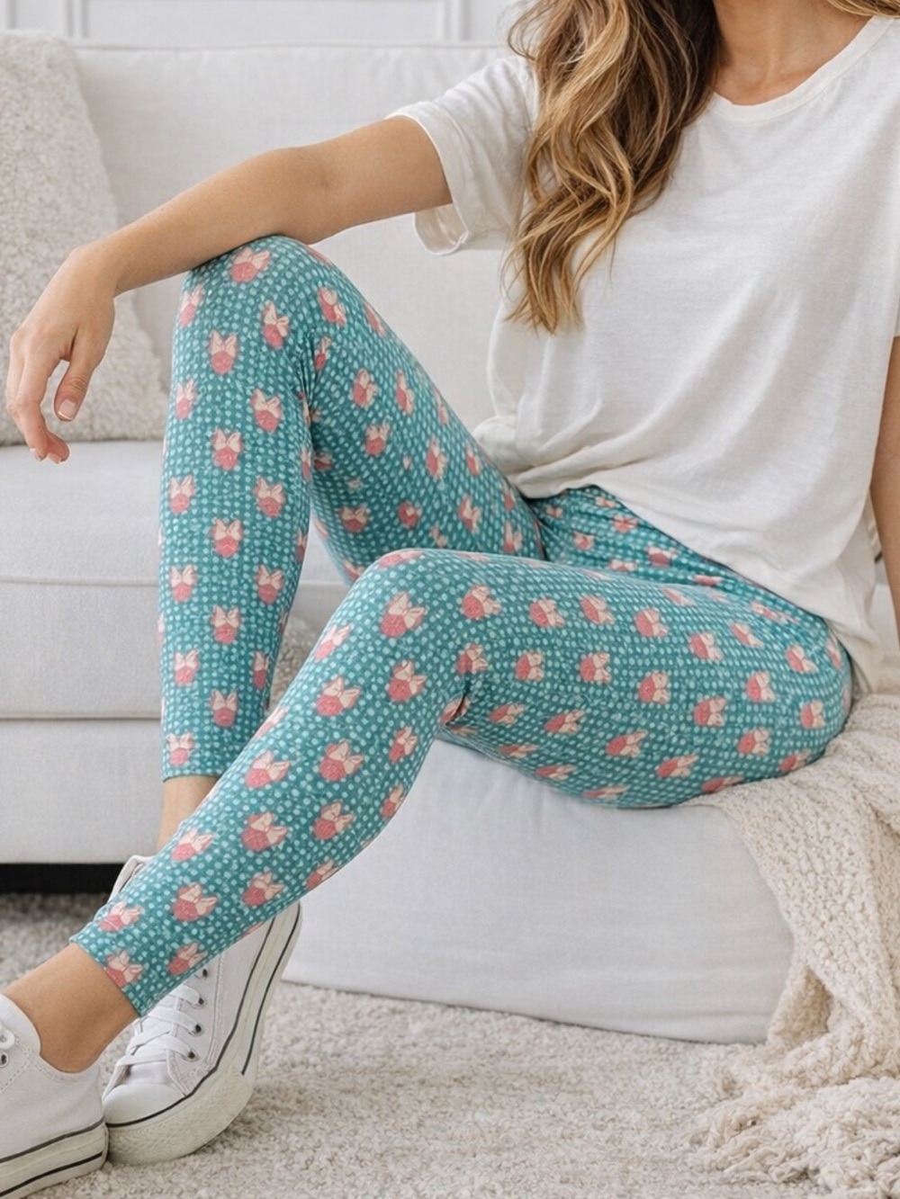 LuLaRoe Disney Minnie Mouse Leggings One Size Teal Pink Polka Dot Print